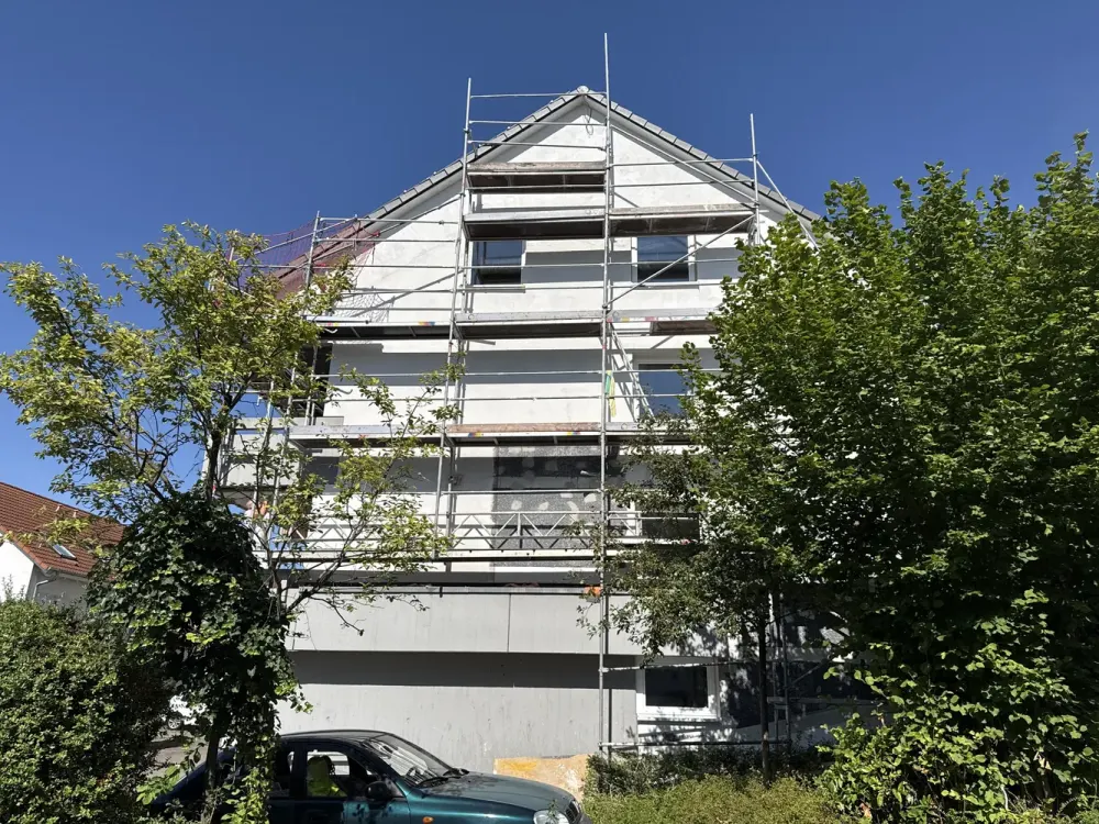 Familienfreundliche sanierte 4,5-Zi OG Wohnung in Altbach