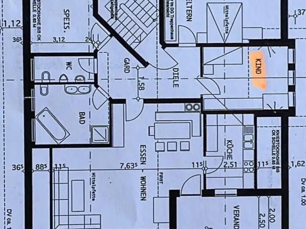 Schöne 4-Zimmer-DG-Wohnung mit Balkon und Einbauküche in Erlenmoos