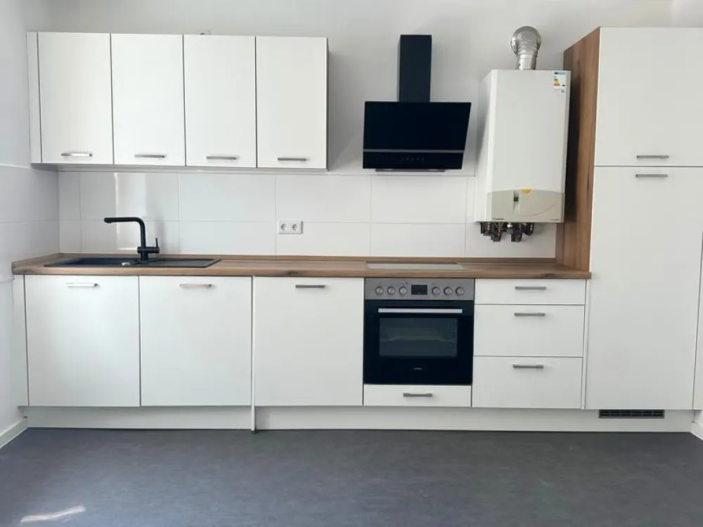 Modern wohnen mit Parkblick. Sanierte 3-Zimmer-Wohnung in zentraler Lage
