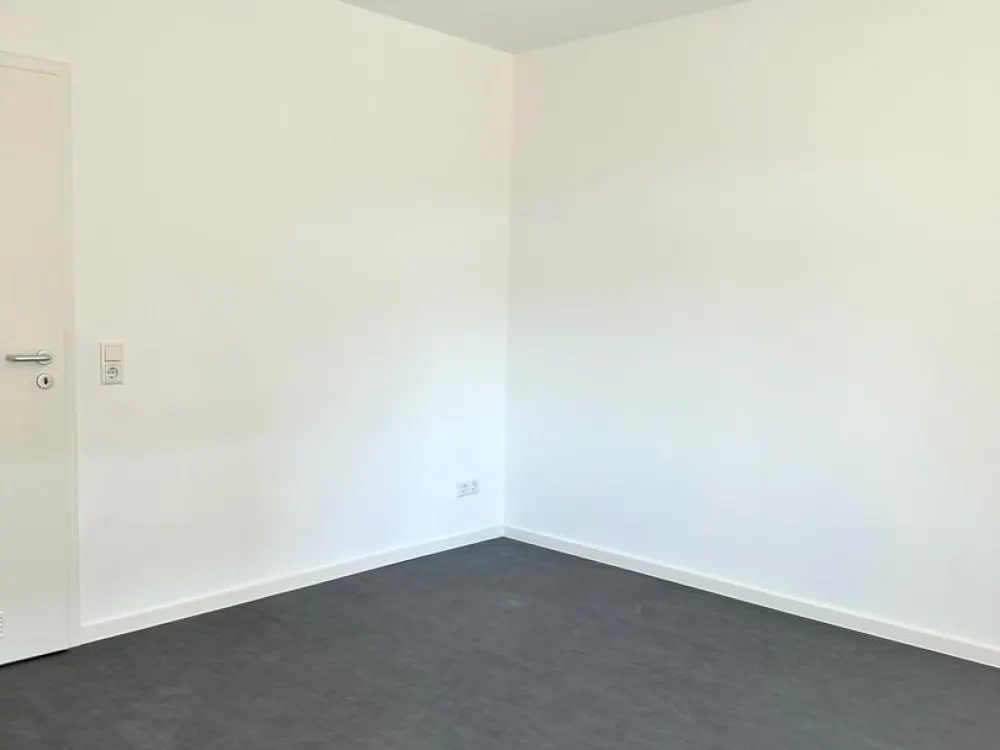 Modern wohnen mit Parkblick. Sanierte 3-Zimmer-Wohnung in zentraler Lage
