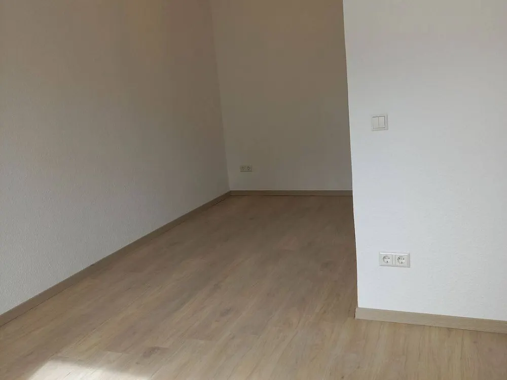 4-Zimmer-Wohnung-94 m²-Renoviert-Provisionsfrei-Kamin-ab 09.2026-Mieten