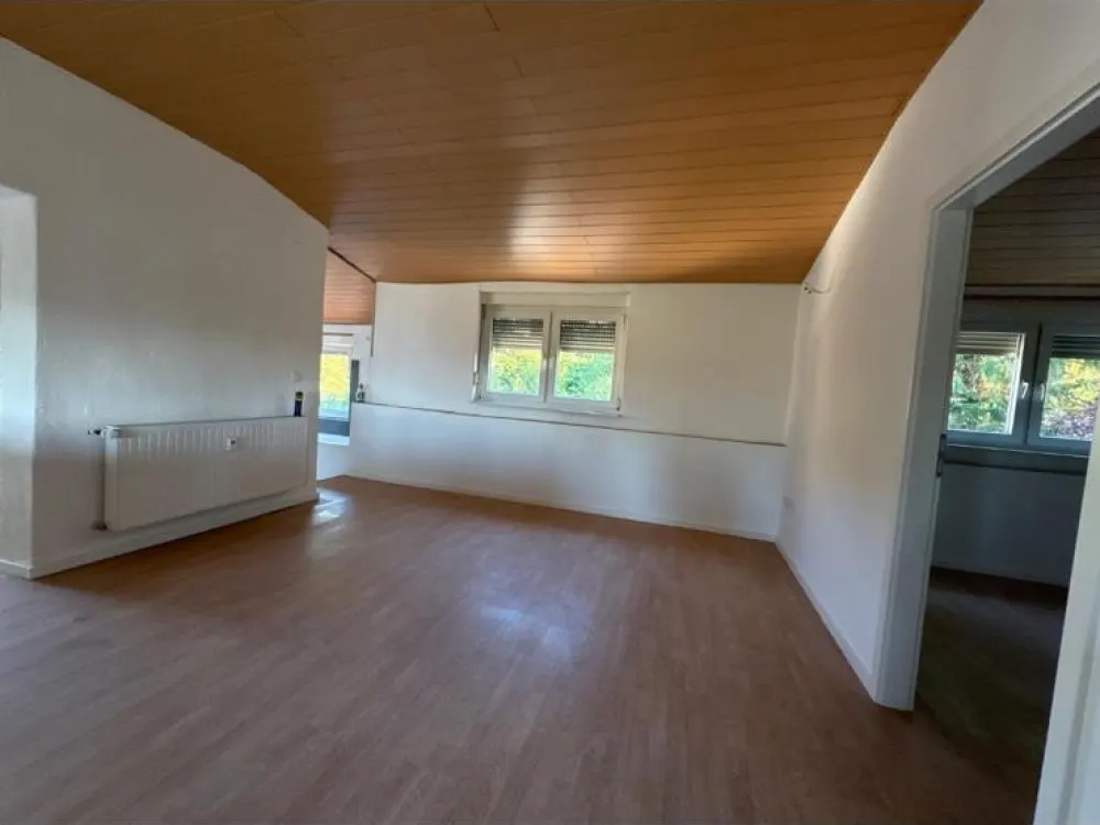 Bright Gallery-Style 85sqm Attic Apartment Riegelsberg