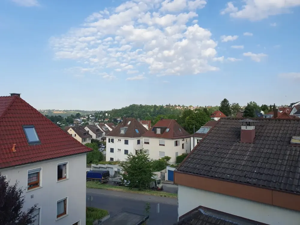 Esslingen-Nord (Nähe Burg), schön sanierte 4,5-ZW, EBK,Balkon,Garage