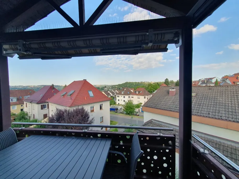 Esslingen-Nord (Nähe Burg), schön sanierte 4,5-ZW, EBK,Balkon,Garage