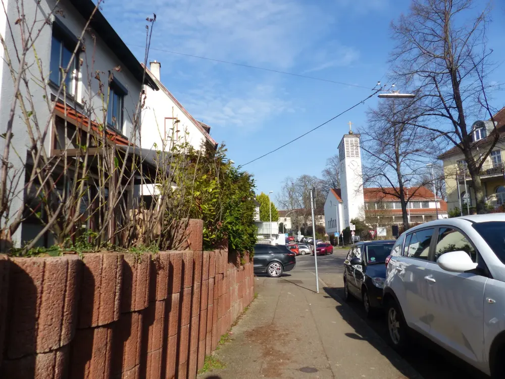Esslingen-Nord (Nähe Burg), schön sanierte 4,5-ZW, EBK,Balkon,Garage