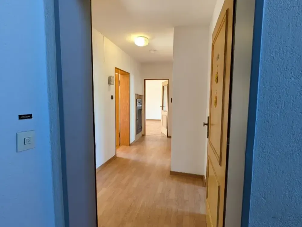 Helle und gepflegte 4-Zimmerwohnung mit Garten in Fellbach - Auf 4 Jahre befristet !