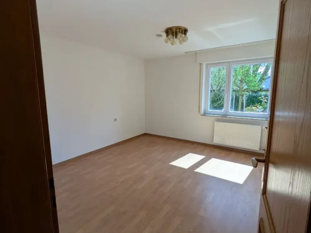 Helle und gepflegte 4-Zimmerwohnung mit Garten in Fellbach - Auf 4 Jahre befristet !