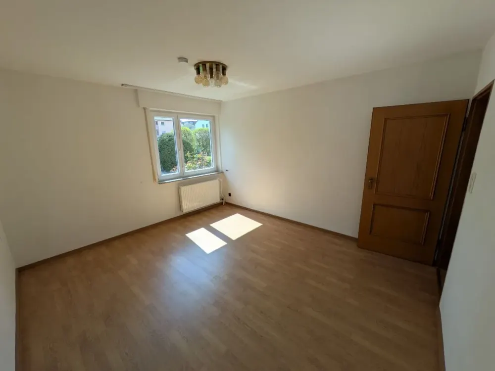 Helle und gepflegte 4-Zimmerwohnung mit Garten in Fellbach - Auf 4 Jahre befristet !