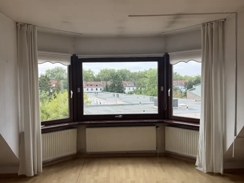 Lichtdurchflutete 3-4 Zimmer Wohnung mit ausgebautem Dachboden in Bremen-Hastedt