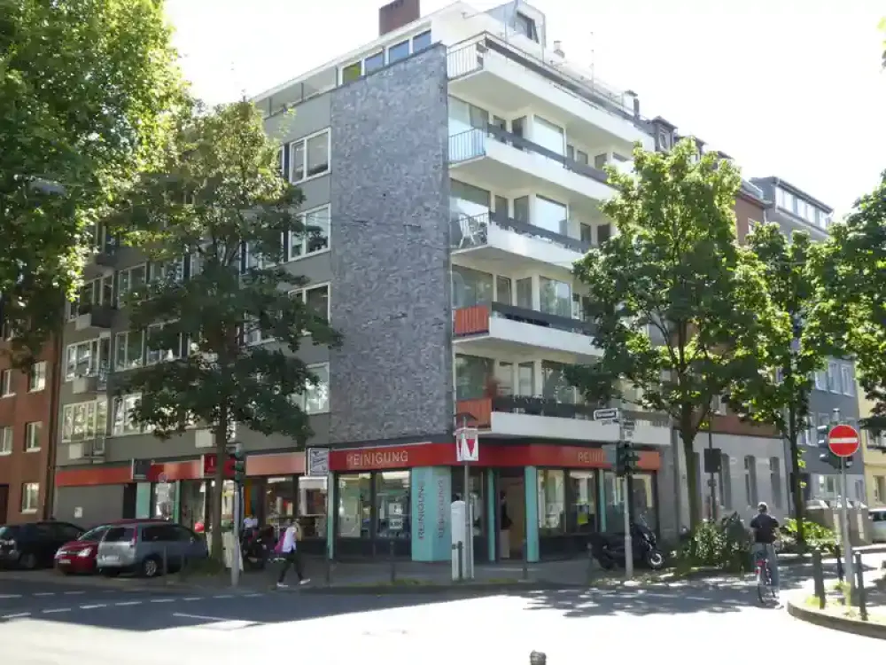 Stadtwohnung mit viel Platz: Großzügiges 4-Zimmer-Domizil in Düsseldorf