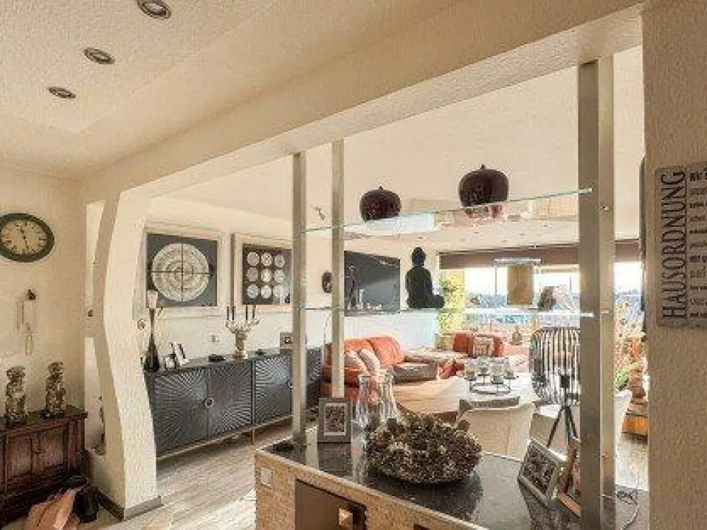Renovierte 3-Zimmer-Wohnung mit Balkon, Einbauküche, Stellplatz