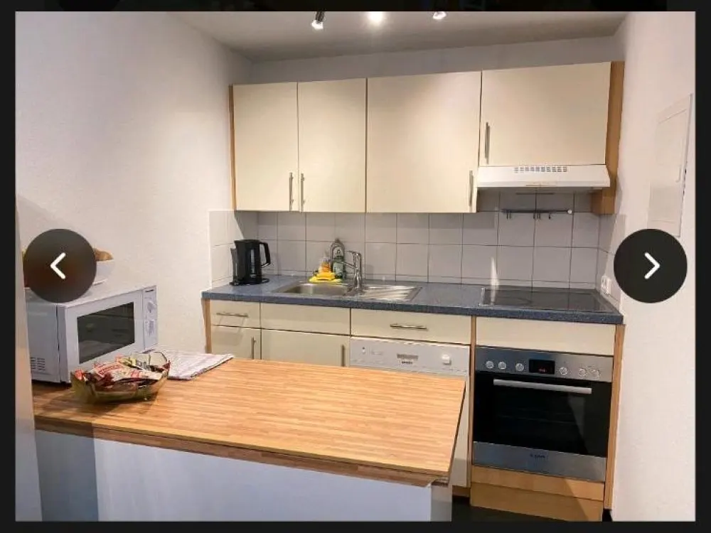 2 Zimmer Wohnung mit Balkon, Einbauküche, Tiefgaragenstellplatz