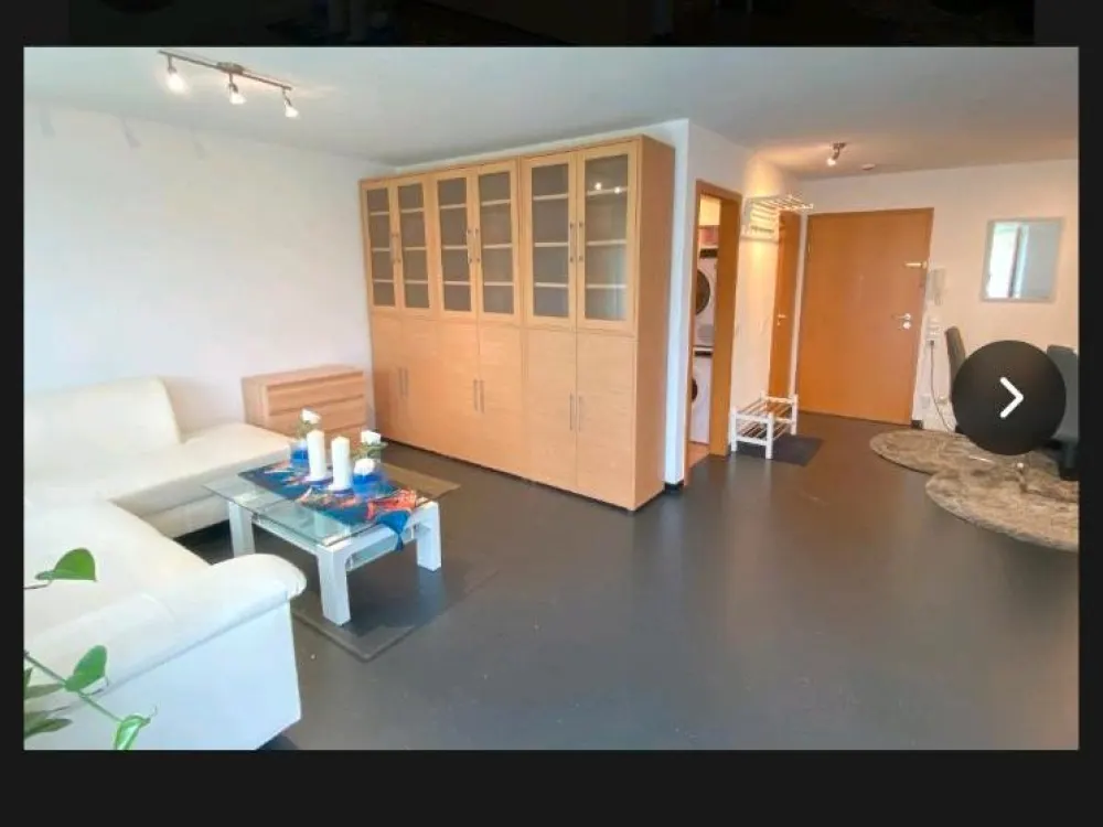2 Zimmer Wohnung mit Balkon, Einbauküche, Tiefgaragenstellplatz