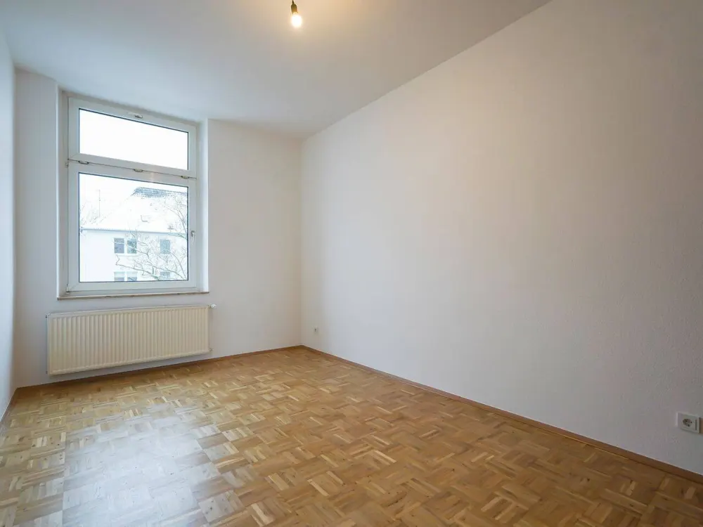 Mörsenbroich: Charmante Altbauwohnung mit Balkon