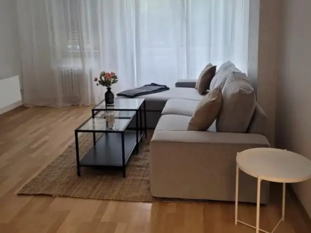Private room for rent in WG