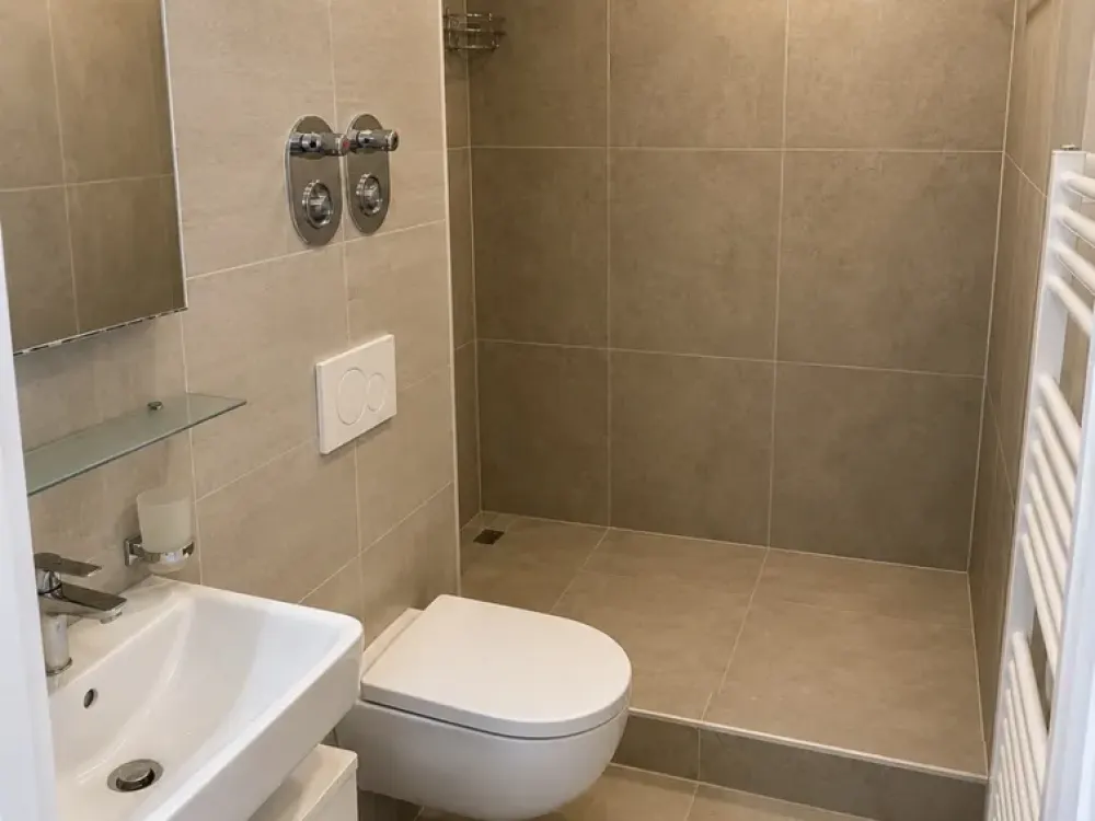 Erstbezug nach Sanierung, 1-Zimmer-Wohnung mit Balkon & Parkplatz in Hamburg