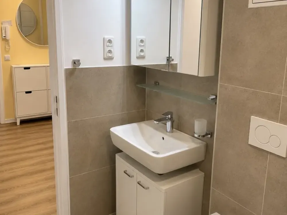 Erstbezug nach Sanierung, 1-Zimmer-Wohnung mit Balkon & Parkplatz in Hamburg