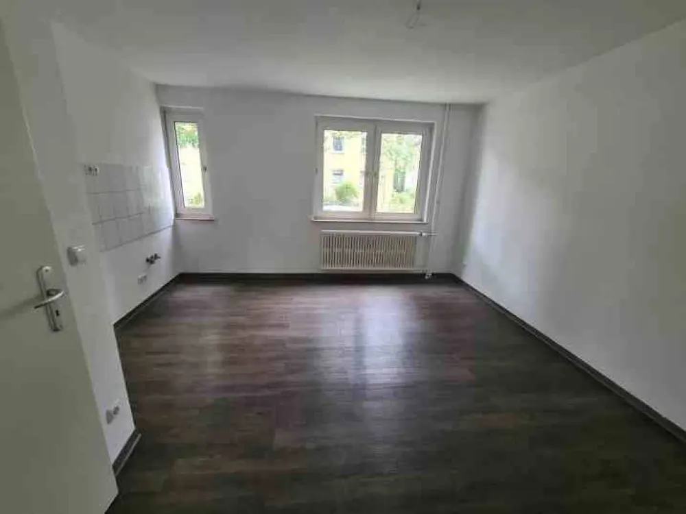 Ab zum 01.10.2026: 2-Zimmer plus Wohnküche, mit modernem Tageslichtbad
