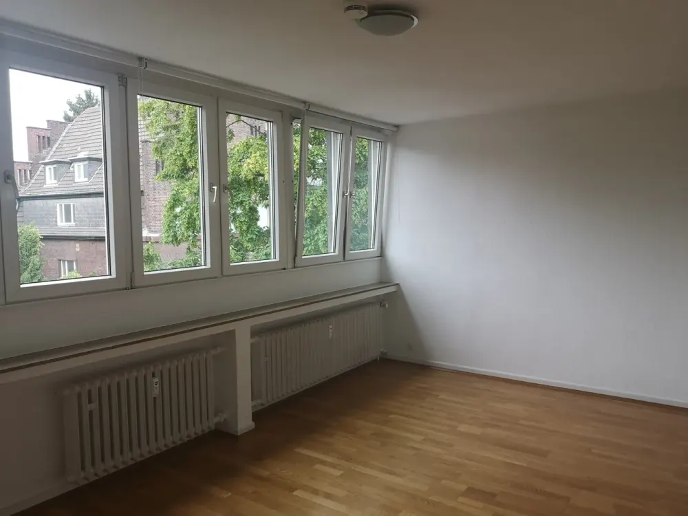 Vollständig möblierte lichtdurchflutete Wohnung in bester,ruhiger Lage (Zoo)