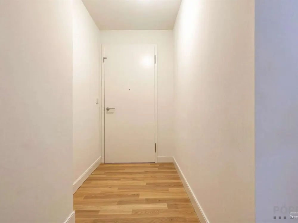 Moderne 2-Zimmer-Wohnung mit 2 Balkonen, Parkett und EBK an der East Side Gallery