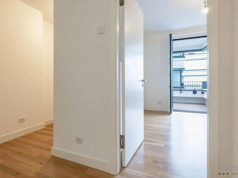 Moderne 2-Zimmer-Wohnung mit 2 Balkonen, Parkett und EBK an der East Side Gallery
