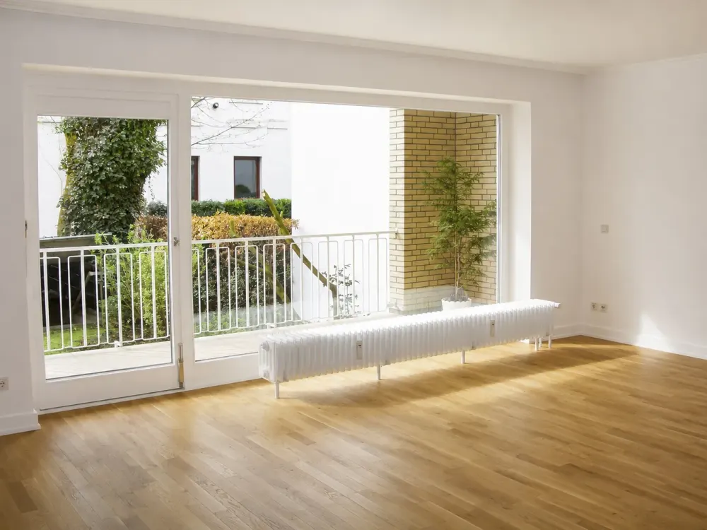 ULI VOGELER GmbH - STADT. STIL. ROTHERBAUM. 3-Zimmer-Wohnung im Hochparterre mit zwei Südbalkonen