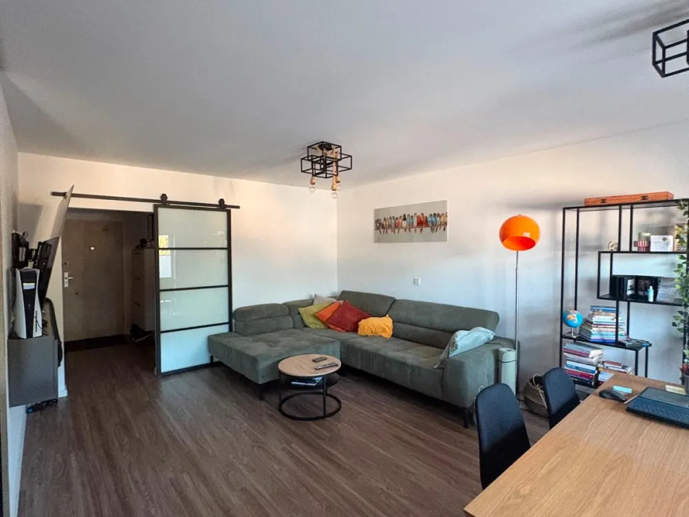 2024 sanierte 2,5 Zimmer in Rösrath 1. Etage mit Stellplatz EBK