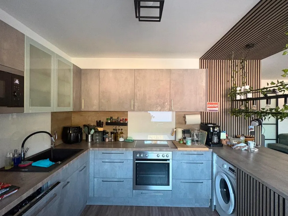 2024 sanierte 2,5 Zimmer in Rösrath 1. Etage mit Stellplatz EBK