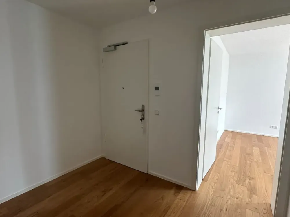 Neuwertige 2-Zimmer-Wohnung mit Balkon!
