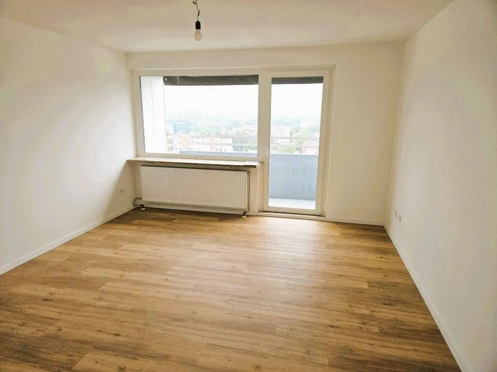 Neu sanierte 3 Zi.-ETW mit Balkon und Weitblick - Nähe Messe / Wohnung mieten