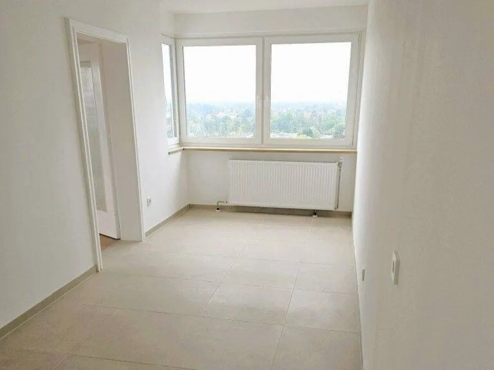 Neu sanierte 3 Zi.-ETW mit Balkon und Weitblick - Nähe Messe / Wohnung mieten
