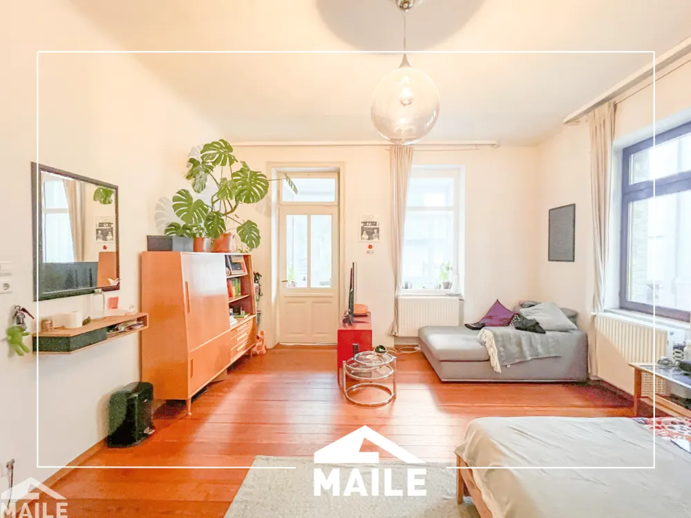 Großzügige 5,5 Zimmer Altbauwohnung mit Balkon und Loggia im beliebten Stuttgarter Süden