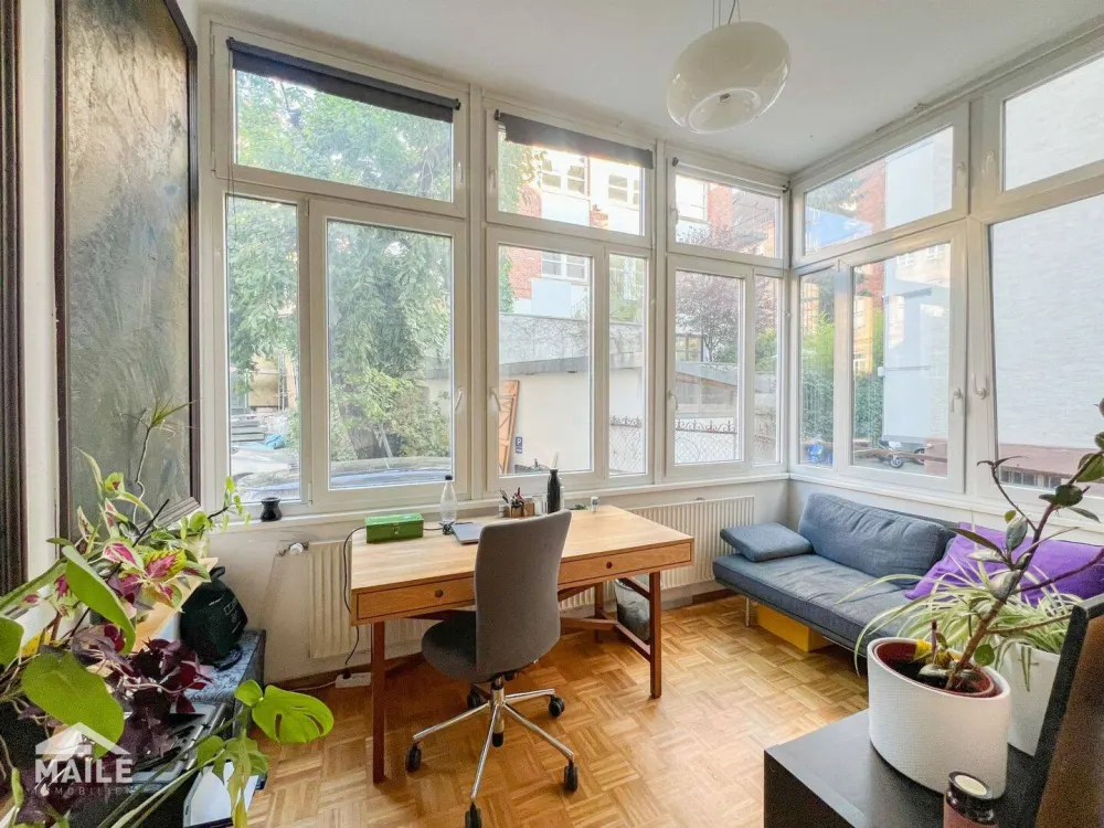 Großzügige 5,5 Zimmer Altbauwohnung mit Balkon und Loggia im beliebten Stuttgarter Süden