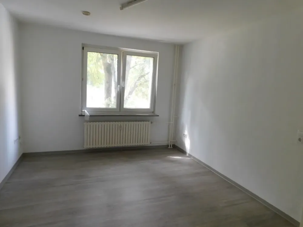 2 Zimmer Wohnung mit etwas Farbe leicht einzugsbereit!