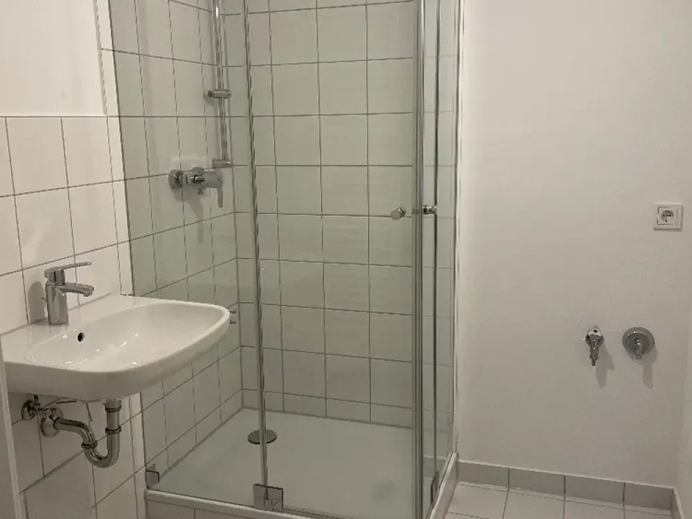 Move In and Feel Good - Modernized 3-Room Apartment