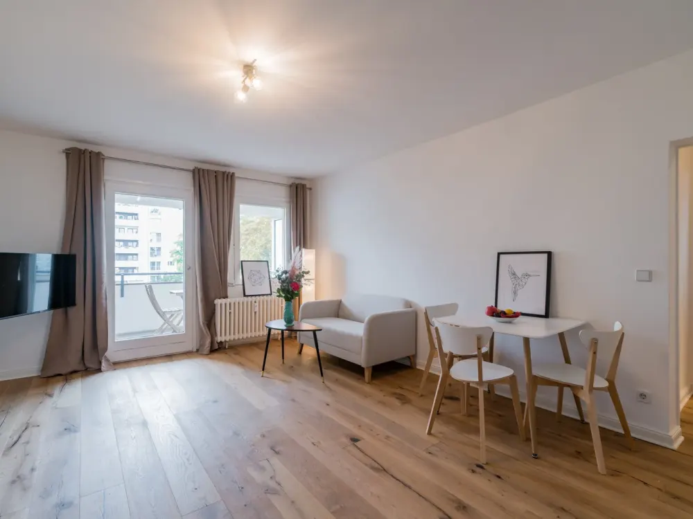 Cute apartment with balcony in Charlottenburg