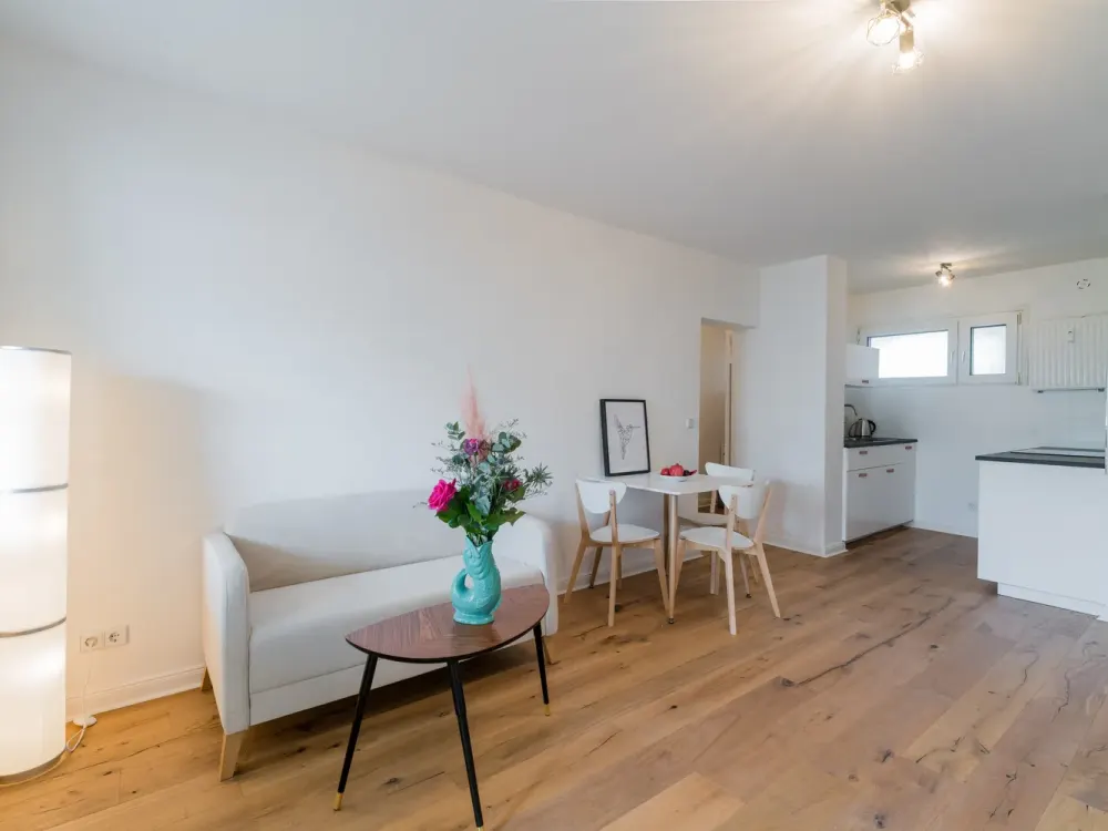 Cute apartment with balcony in Charlottenburg