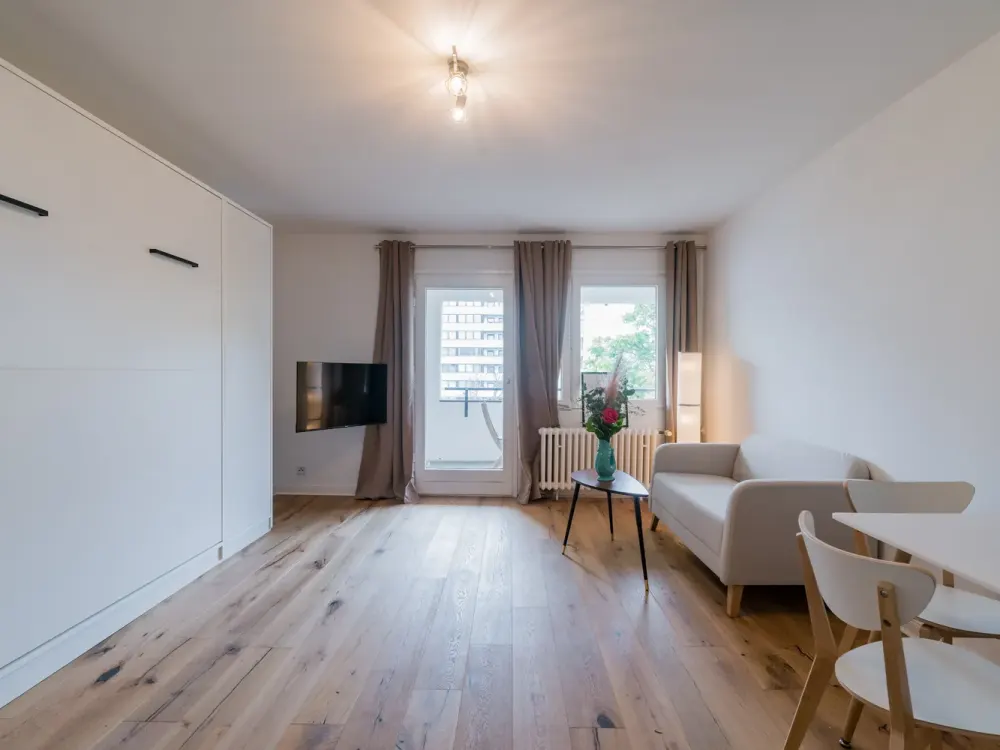Cute apartment with balcony in Charlottenburg