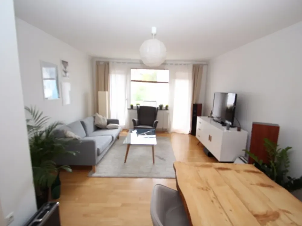 Hübsche 2-Zimmer-Wohnung mit Balkon in der Ebenauer Straße 1.08.2026