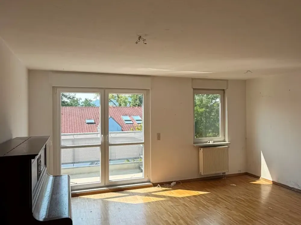Großzügige 4-Zimmer-Wohnung mit Balkon in Saarbrücken/ Rotenbühl