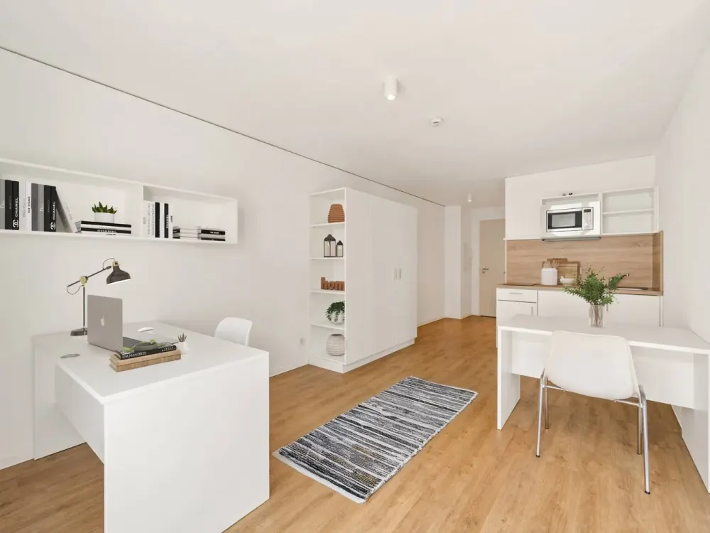 Focus Homes: Möbliertes 1-Zimmer-Apartment über den Dächern Kölns