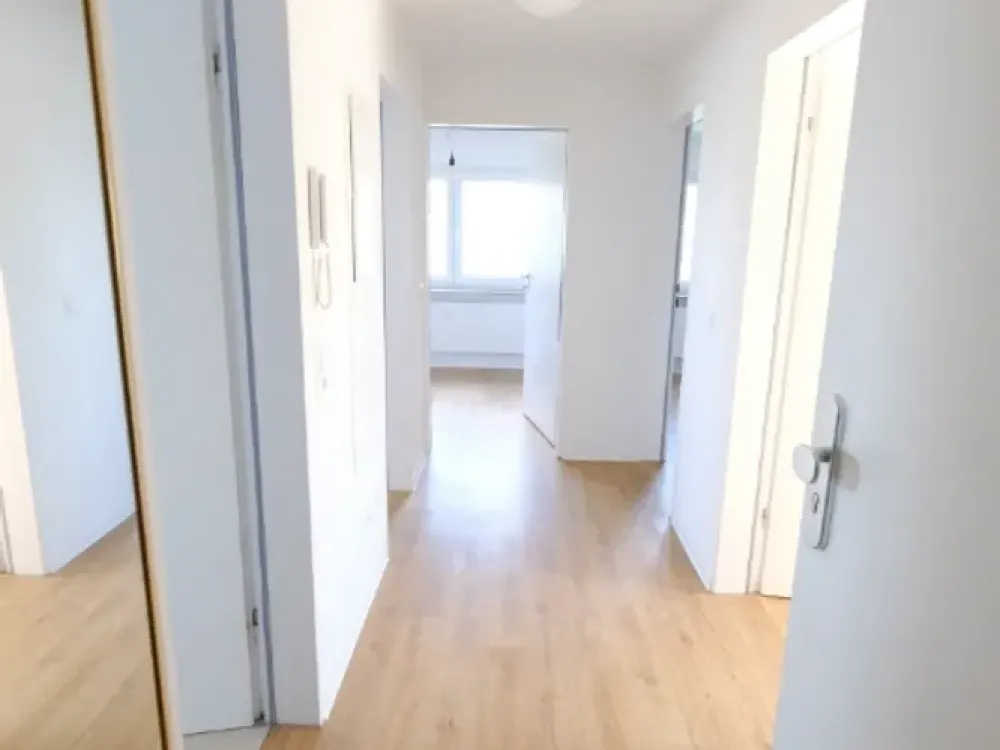 Helle, kernsanierte 3-Zimmer-Dachgeschoss-Wohnung zu vermieten