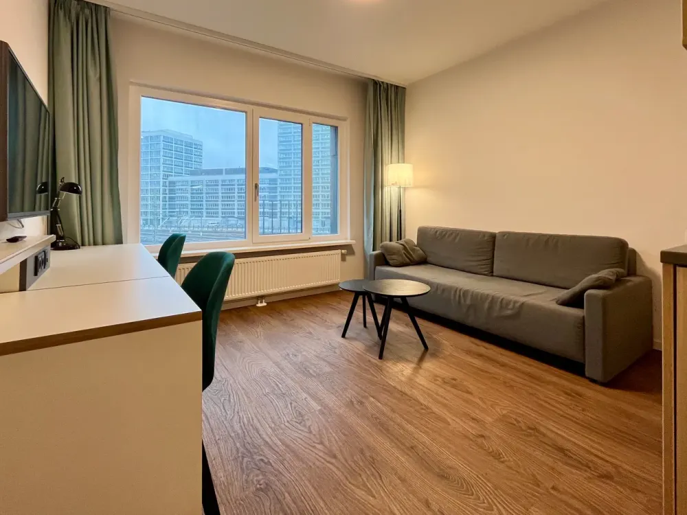 Fritz Tower - Möbliertes Studio im 1. OG mit Concierge und Gym