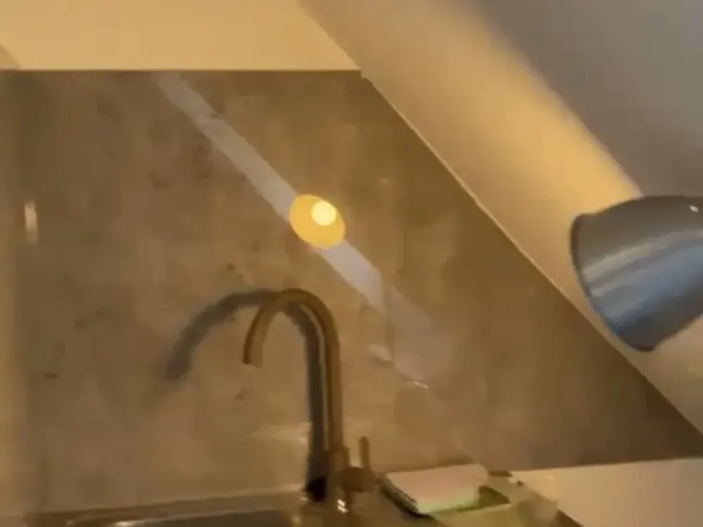 STUDENTENWOHNUNG in Köln: Dachgeschosswohnung