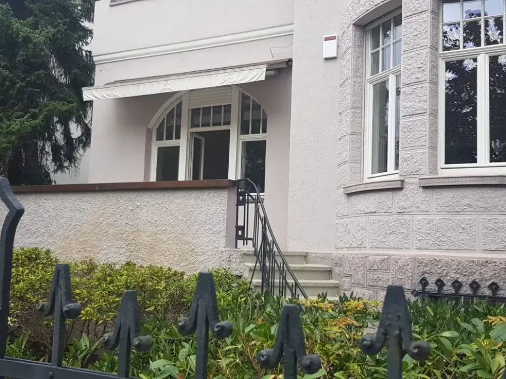 Traumhafte Villa mit Galerie, Wintergarten, Sauna und Garten