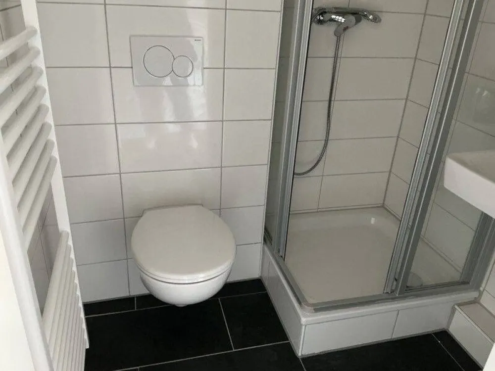 Available Nice 2.5-Room Apartment in Popular Location