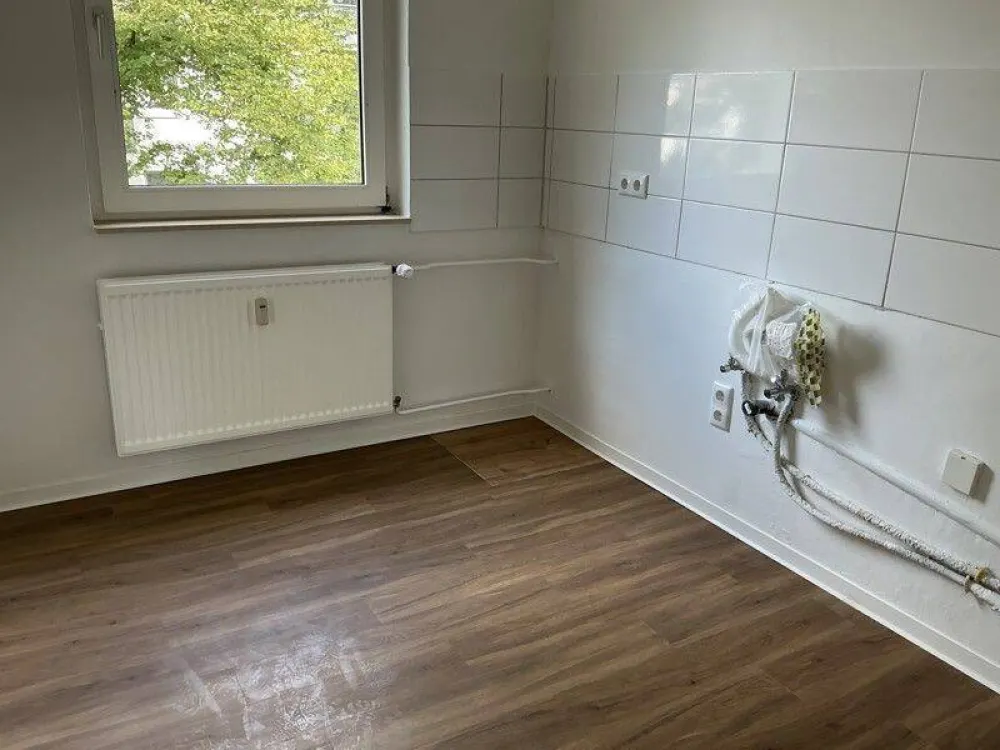 Available Nice 2.5-Room Apartment in Popular Location