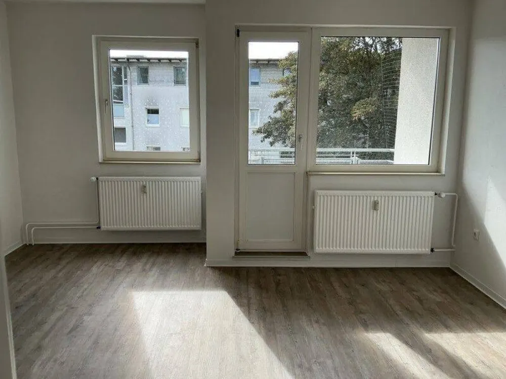 Available Nice 2.5-Room Apartment in Popular Location