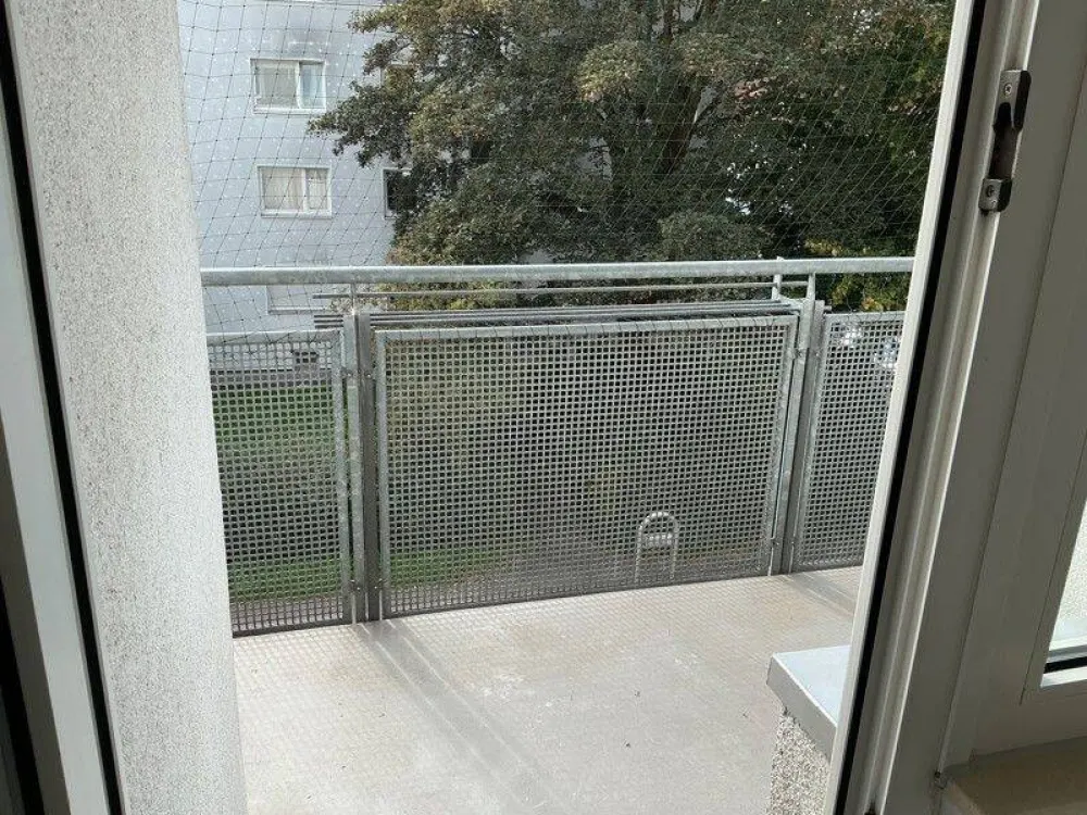 Available Nice 2.5-Room Apartment in Popular Location