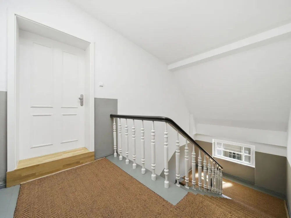 Dachgeschosswohnung in Charlottenburg - 6 Zimmer, Dachterrasse & 3 Balkone